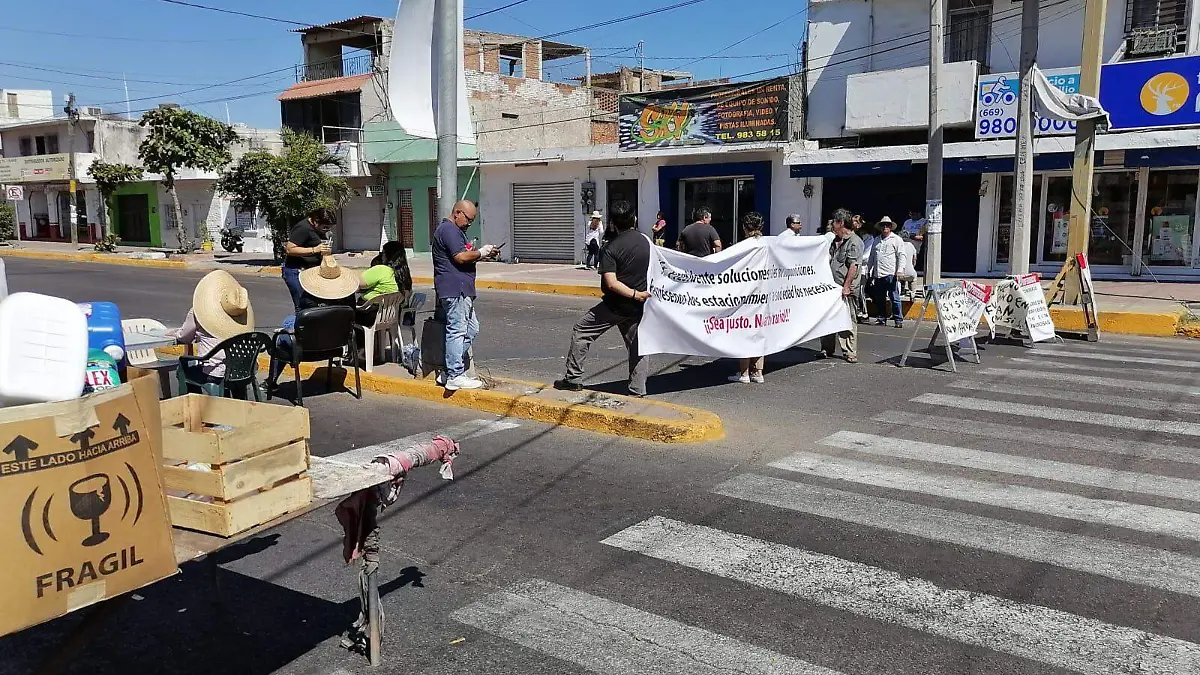 comerciantes-manifestacion-mazatlan-carril-preferencial 