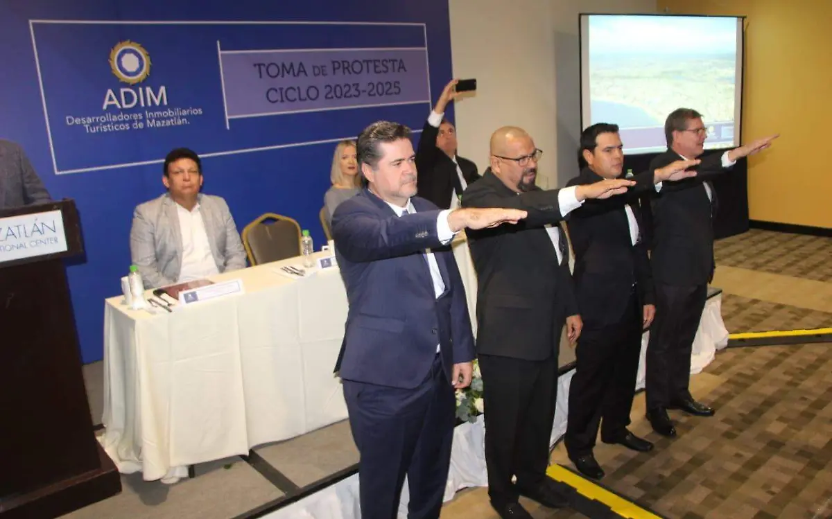 toma-protesta-desarrolladores-inmobiliarios