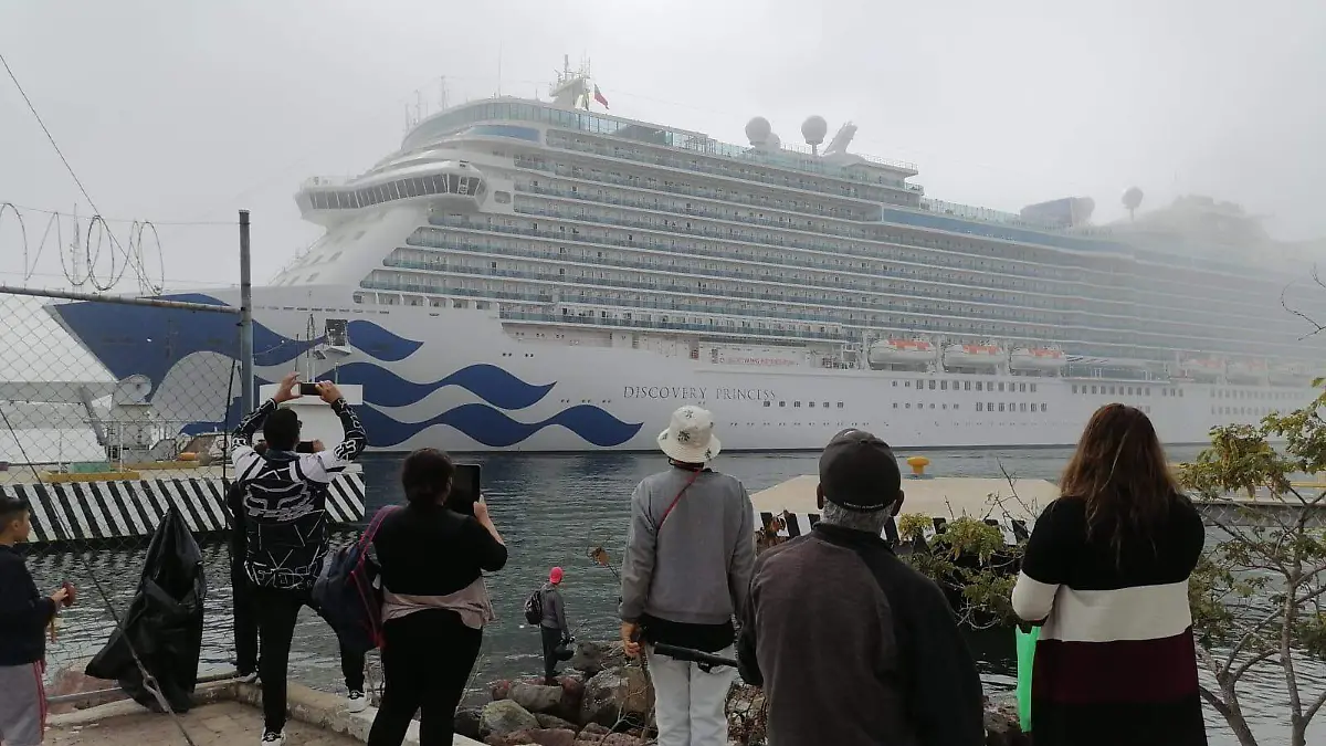 por-primera-vez-arriba-crucero-discovery-princess