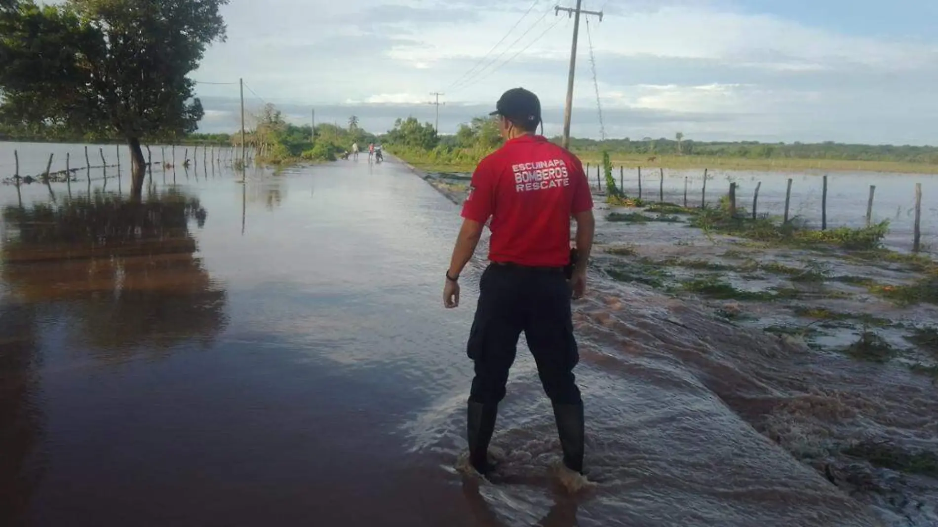 se-desborda-rio-las-cañas