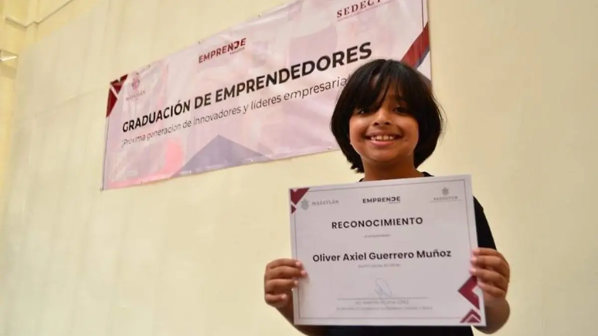 se-realizo-la-graduacion-de-emprende-sedectur2.