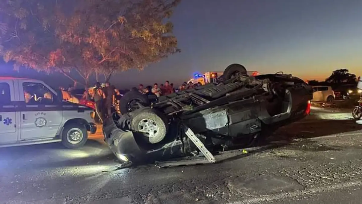 muere-mujer-en-volcadura-en-villa-union