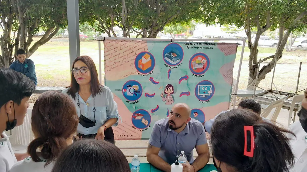 vinculan-a-alumnos-de-cobaes-servicio