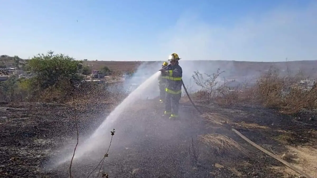 en-escuinapa-se-atienden-hasta-tres-incendios-por