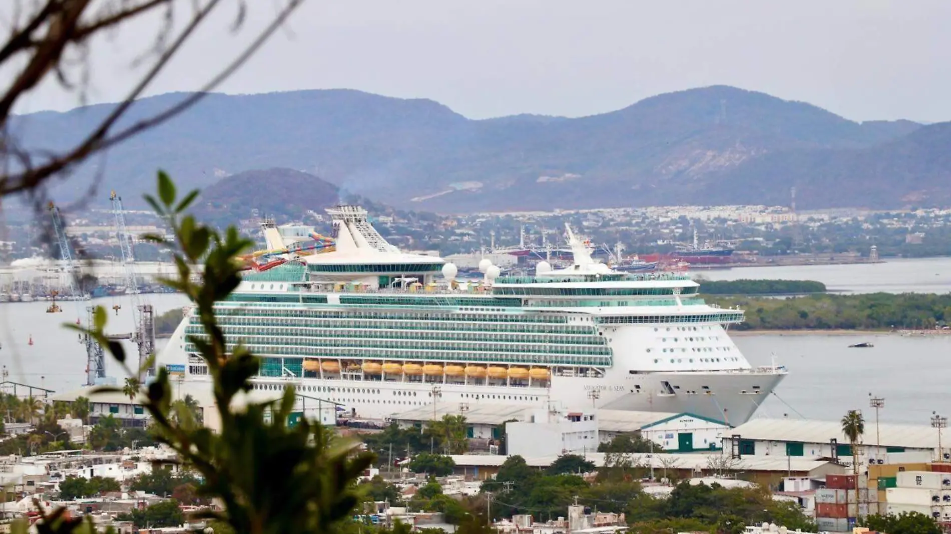 cruceros-dejan-derrrama-economica-mazatlan