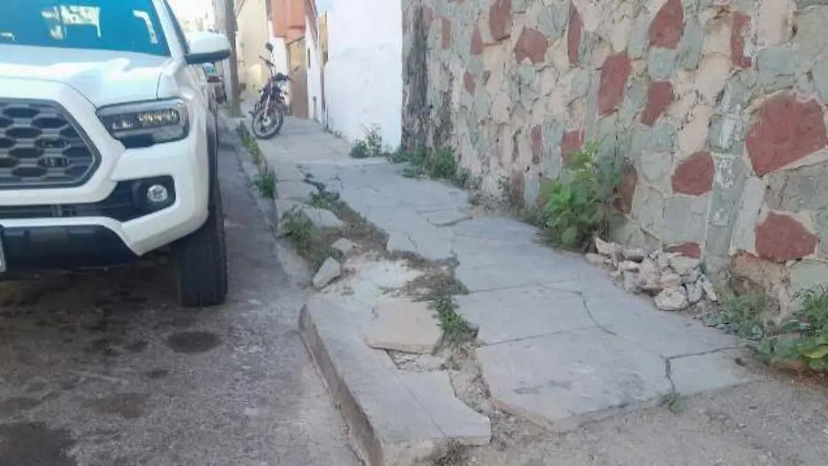 banquetas-mal-estado