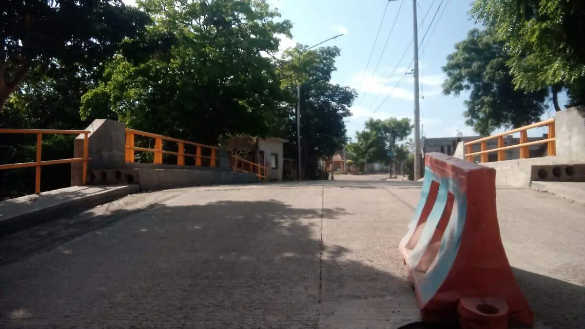 denuncian-habitantes-de-urias-problema-eterno-de-drenaje