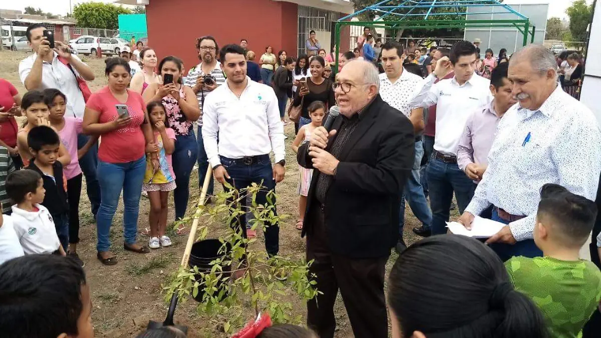 Alcalde con niños 2