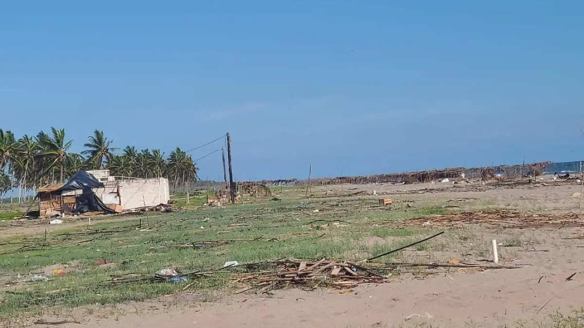 playas-las-cabras-con-basura