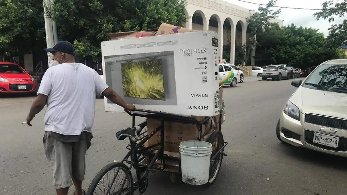 -Alberto-recorre-las-calles-del-Centro2-