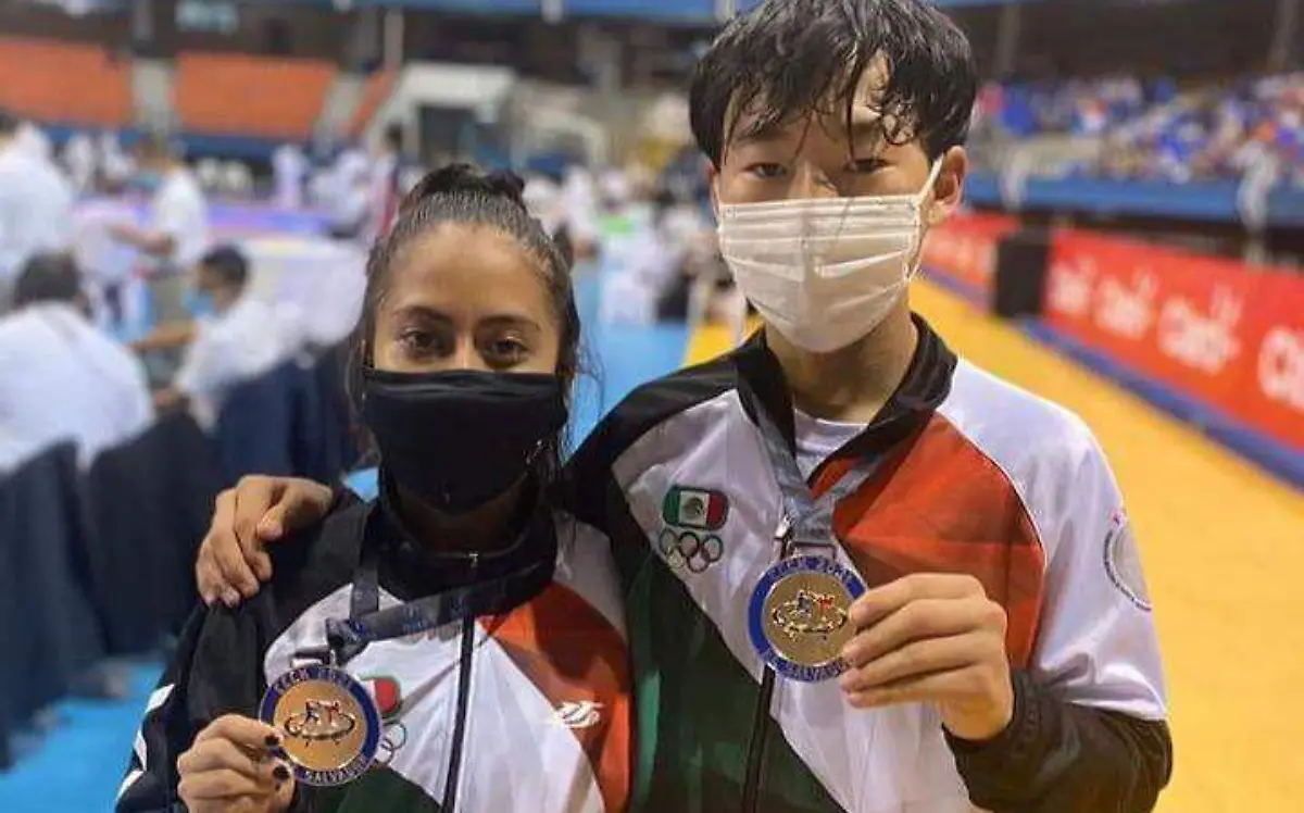 Hayato y Alma karate