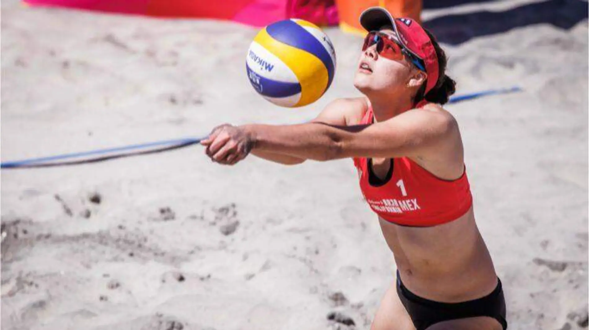 abril-flores-voleibol.playa