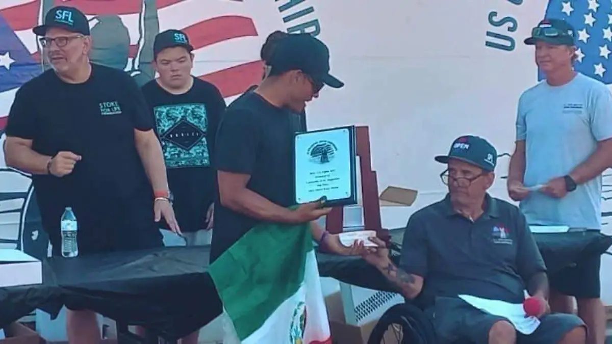 Martín Díaz Surfing