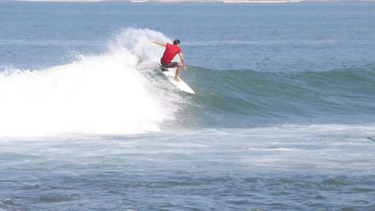 surfistas-mazatlan