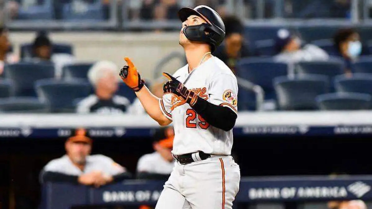 ramon-urias-se-encendio-mlb