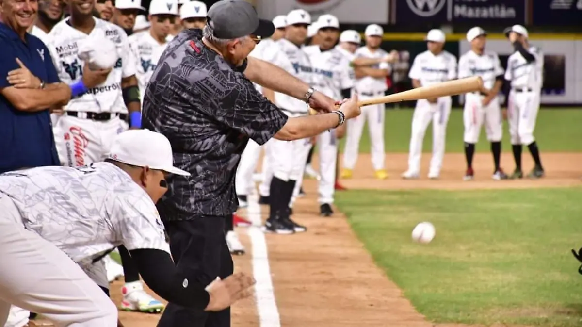 alcalde-abucheado-en-estadio