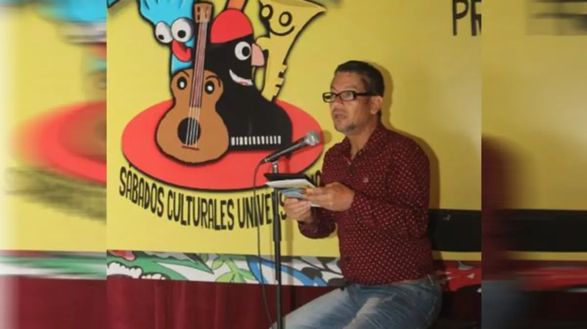 Con sonrisas, le dan un sí a los sábados culturales universitarios.