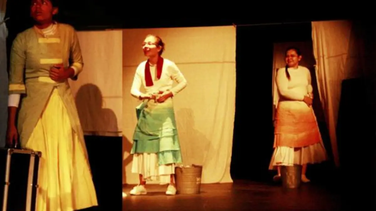 Con sonrisas, le dan un sí a los sábados culturales universitarios.