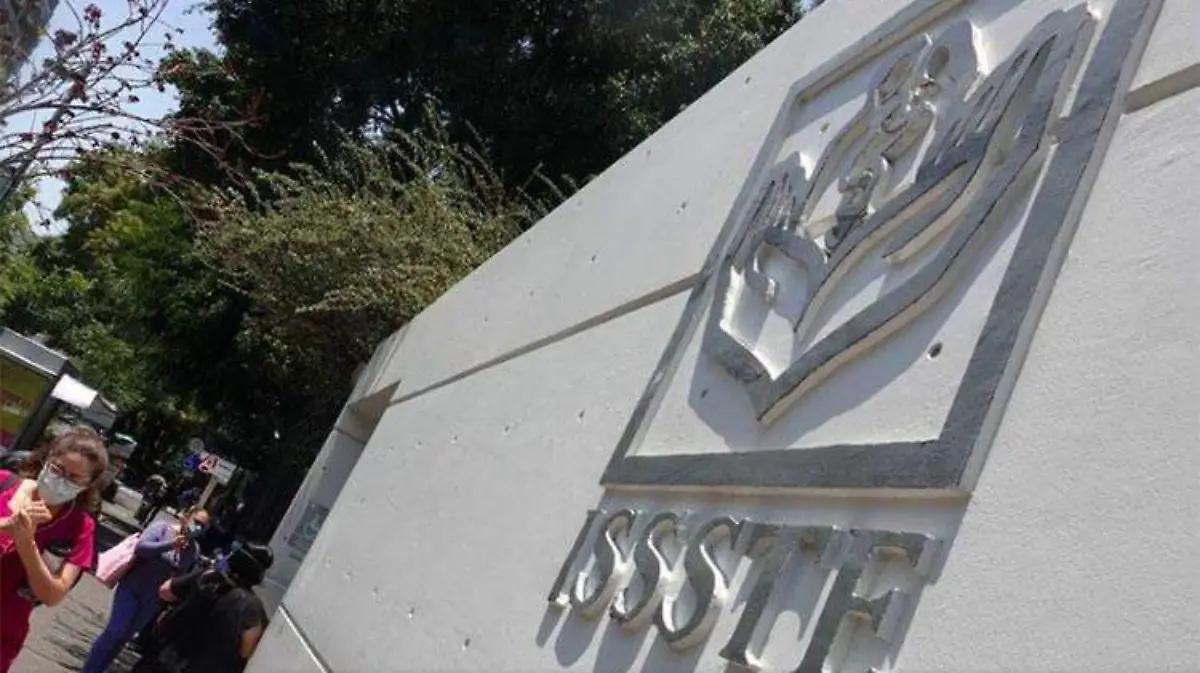issste-logo-cuartoscuro
