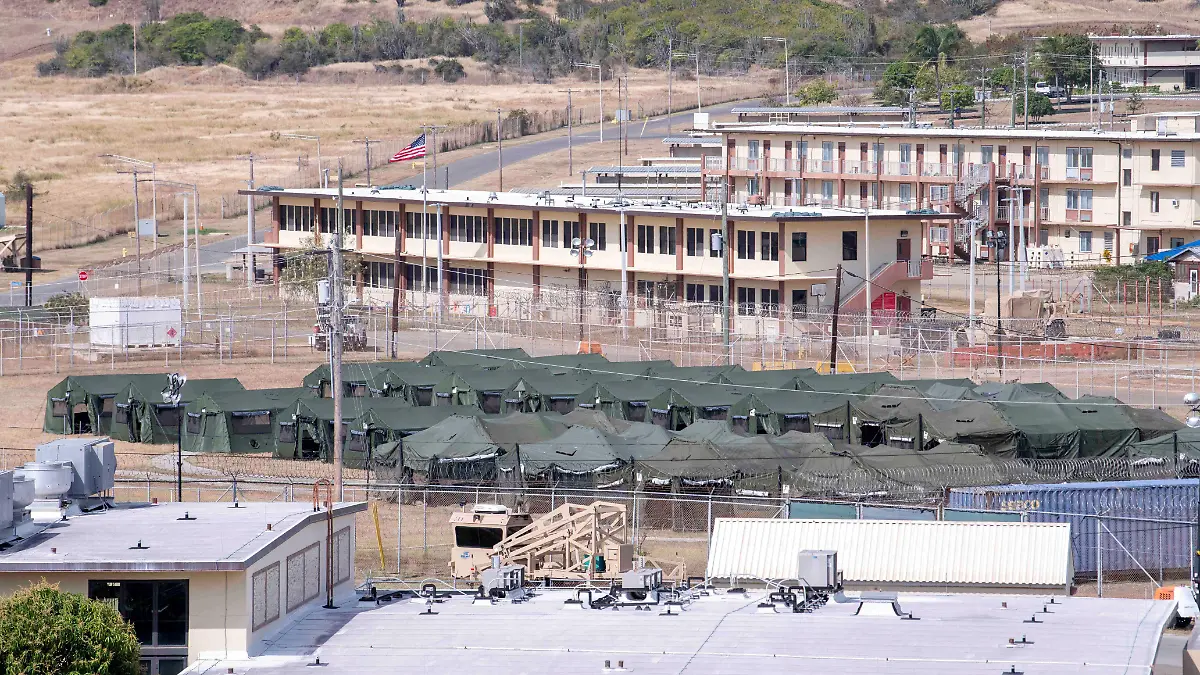 2025-05-20T172901Z_1038472312_RC22ZCAXBYSZ_RTRMADP_3_USA-TRUMP-MIGRATION-GUANTANAMO