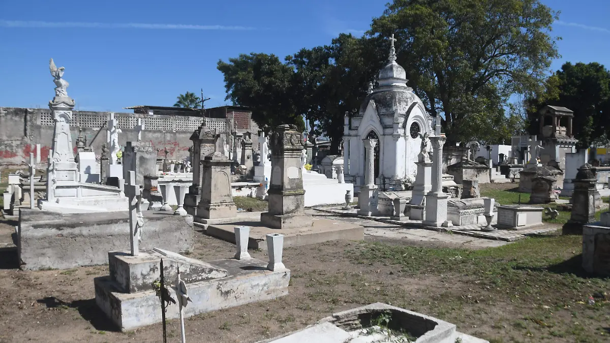 Panteón-Ángela-Peralta9