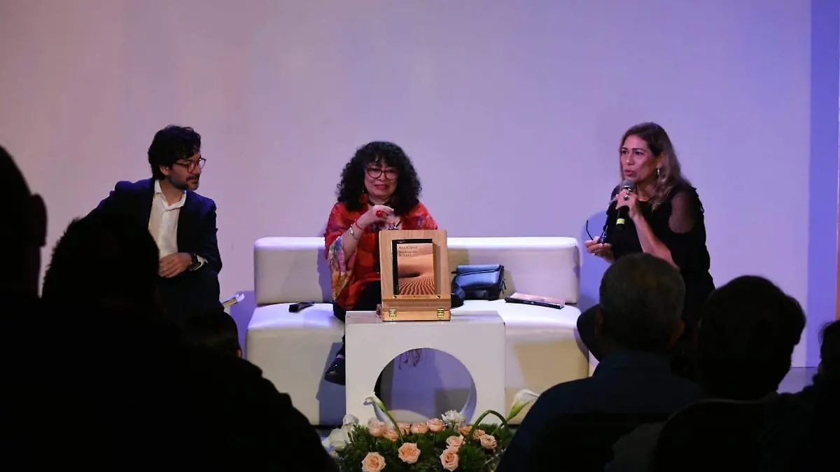 Autografía-Piel-Ana-Clavel3