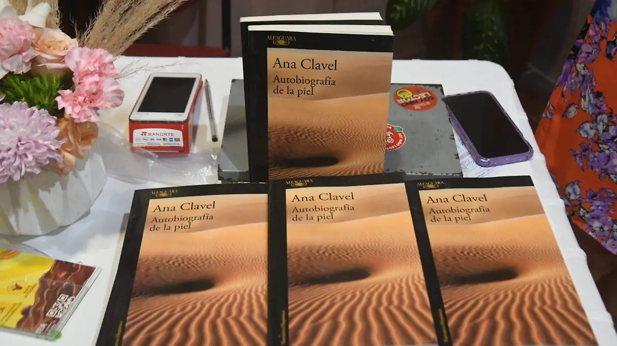 Autografía-Piel-Ana-Clavel