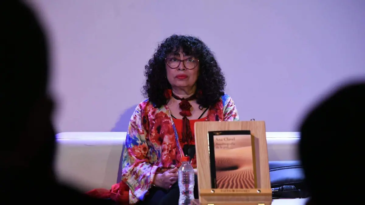 Autografía-Piel-Ana-Clavel