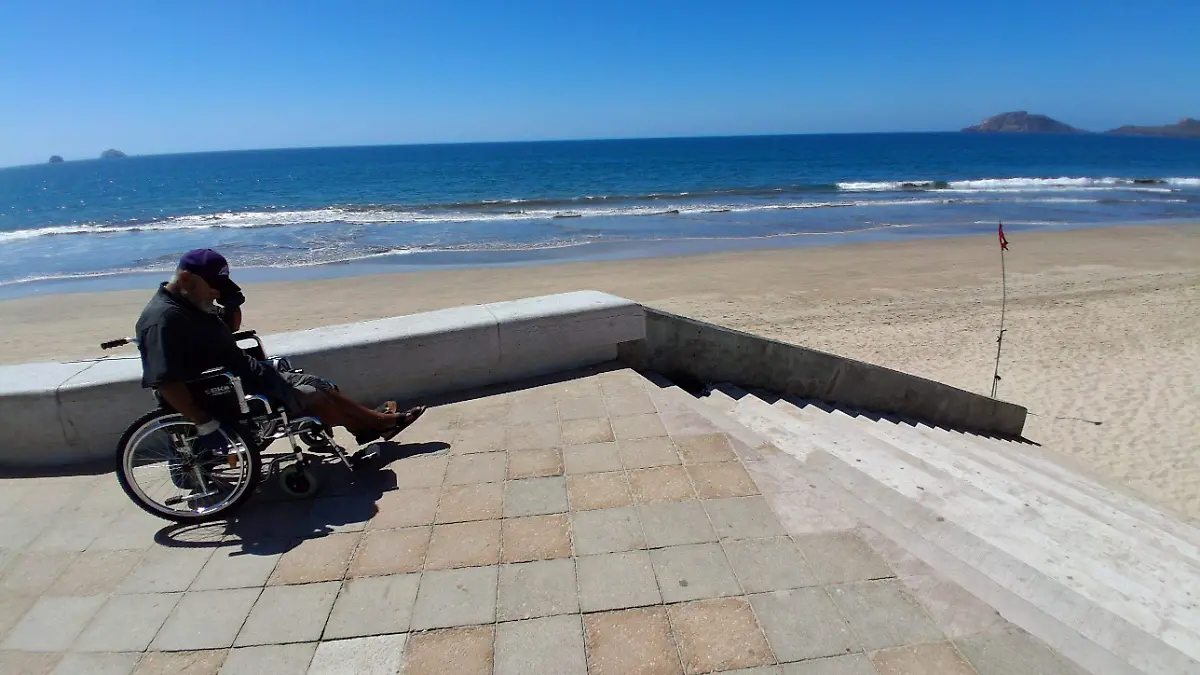 Playas-incluyentes-mar-discapacidad9