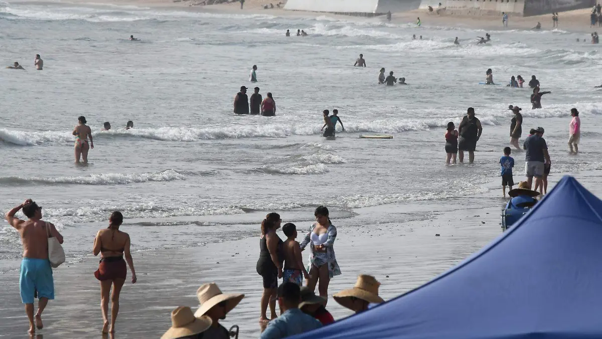 Playa-afluencia-mar