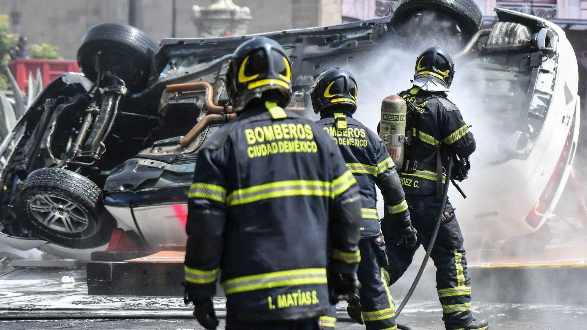 bomberos_auto_cuartoscuro.com