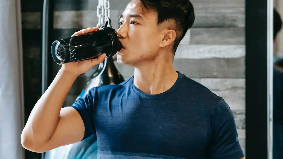 pexels_andres_ayrton