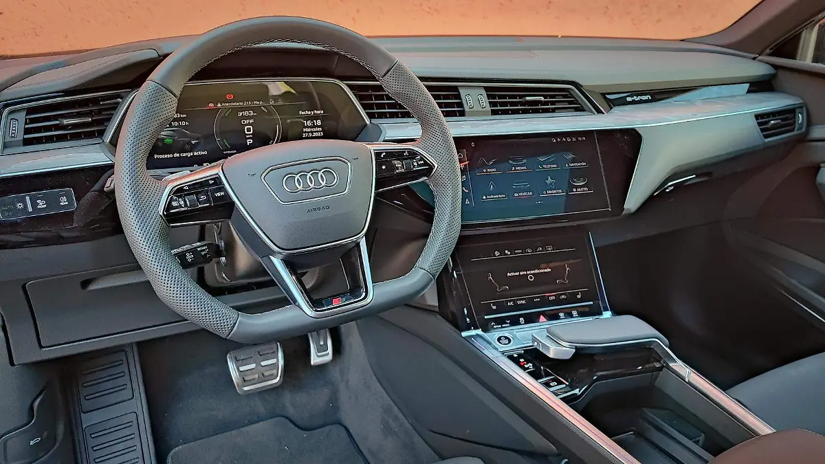 Audi_Q8Sportback_etron_04