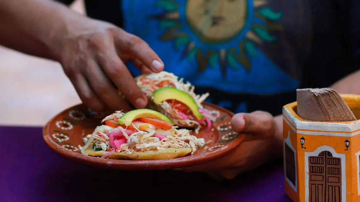 Panuchos 365-sabores-en-yucatán-Antojitos-de-tradición-yucateco-salbutes-y-panuchos-1 (1)