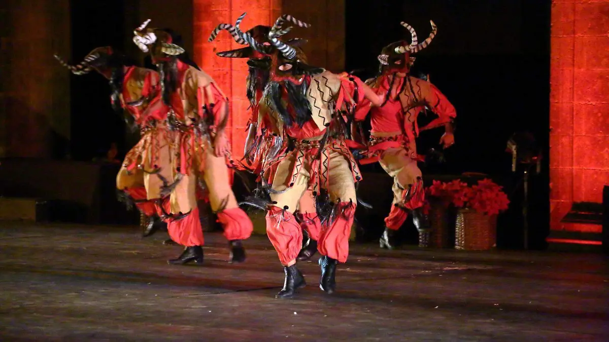 Imagen Los Diablos y el Ballet Folklórico de México toman el Palacio de Bellas Artes