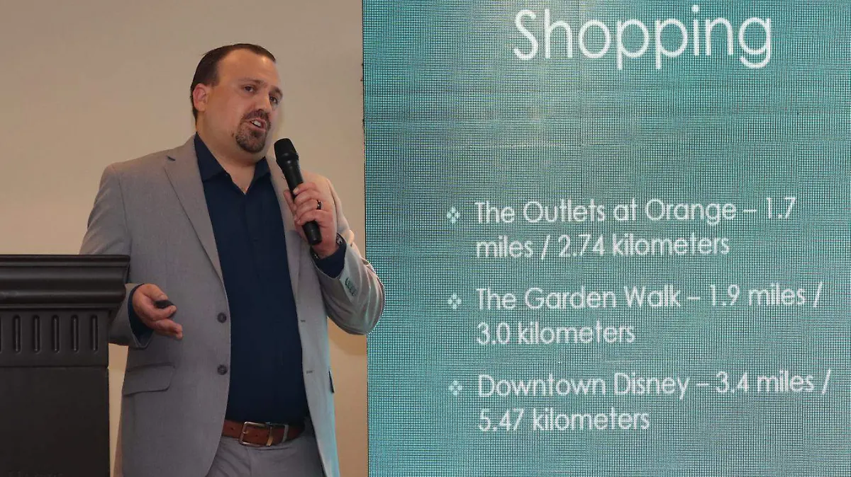 AUSTIN DIX-SONESTA ANAHEIM RESORT (2)