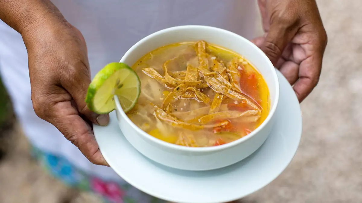 Sopa de lima 3Yucatán-365-sabores-en-Yucatan-sopa-de-lima-1 (1)