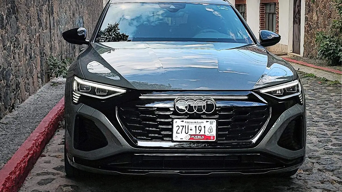 Audi_Q8Sportback_etron_09