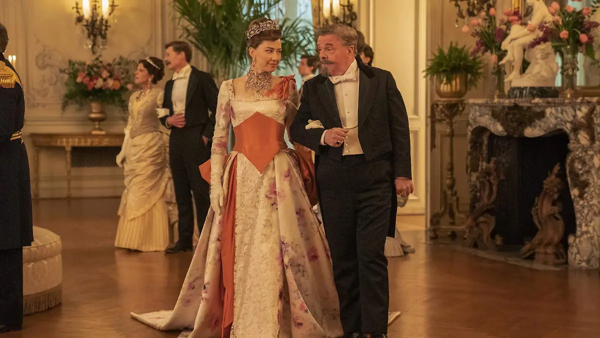 La edad dorada carrie-coon-nathan-lane