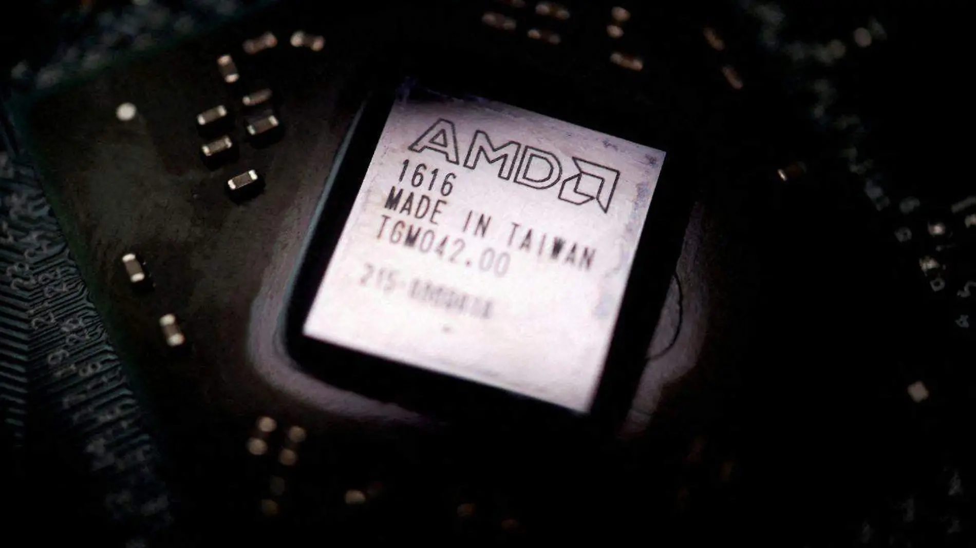 Chips-Intel-AMD-China