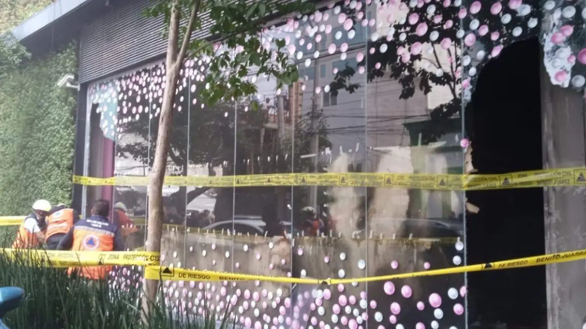 incendio local Galerias Insurgentes