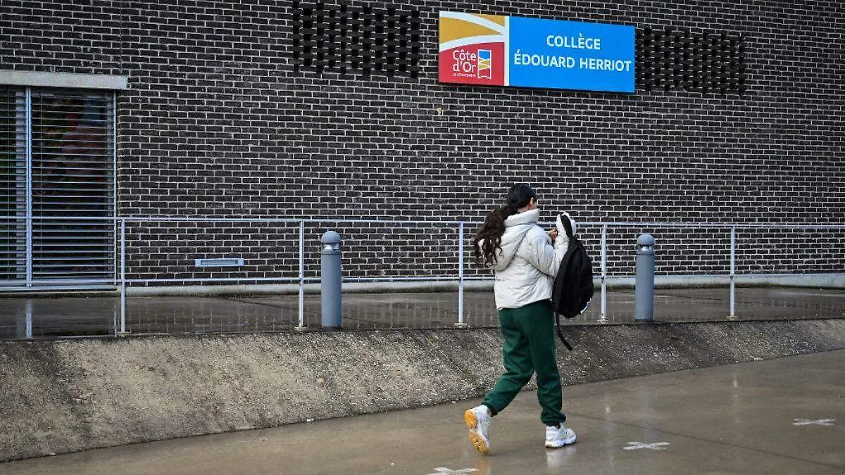 atentado-francia-escuelas