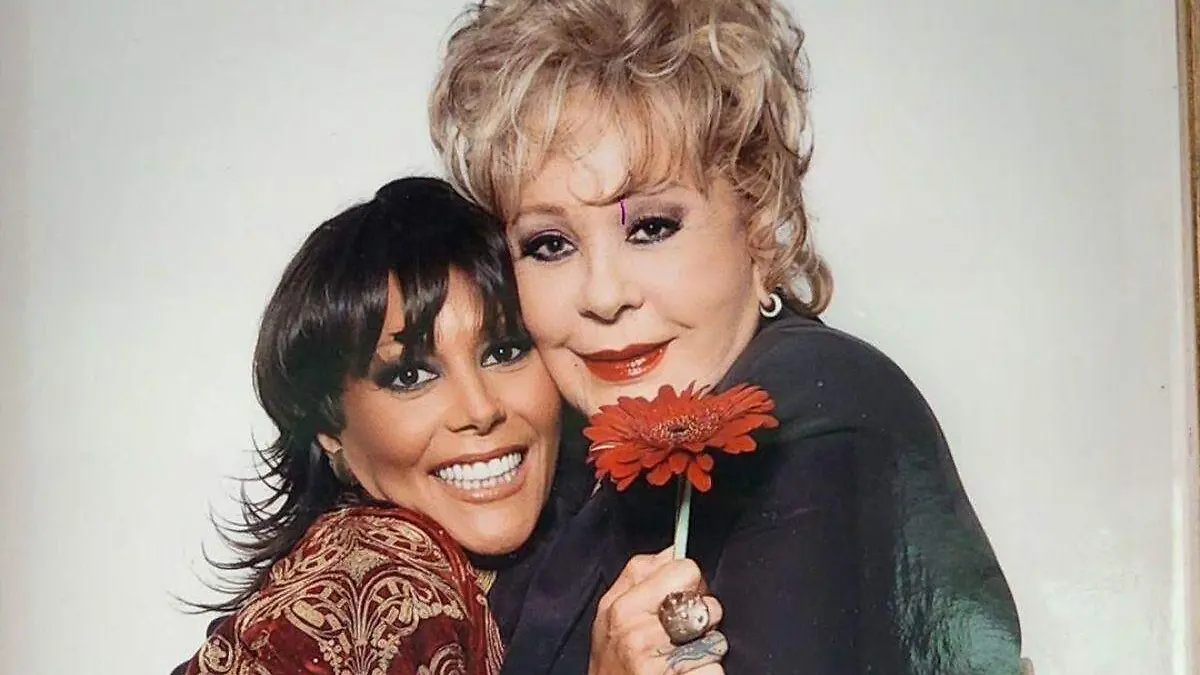 Alejandra Guzmán y Silvia Pinal