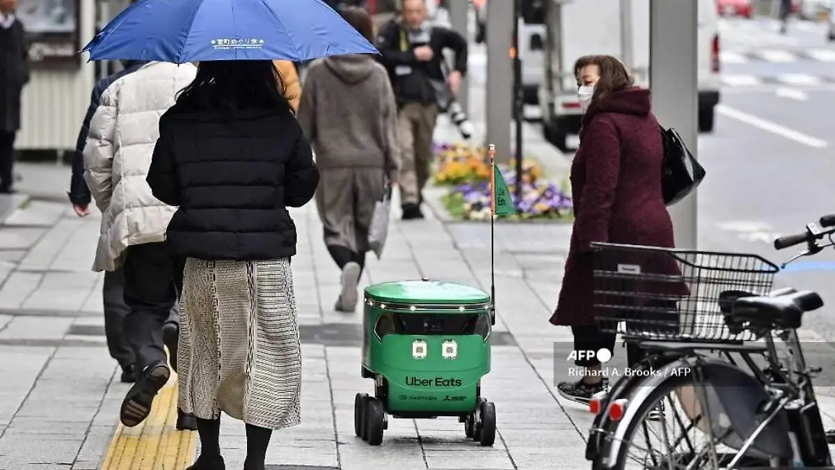 uber eats robot (1)