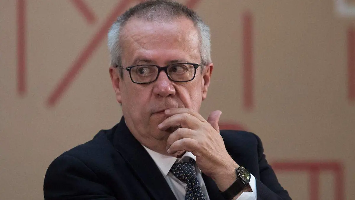 Carlos Urzúa