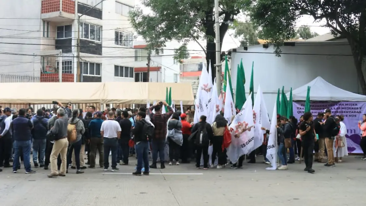 Manifestaciones en la casa de transición de Sheinbaum (2)