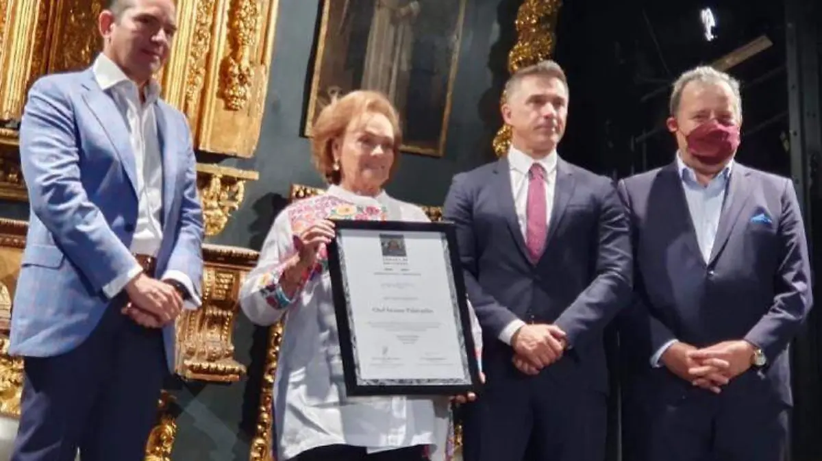 Cámara de Diputados reconoce trayectoria de Susana Palazuelos 