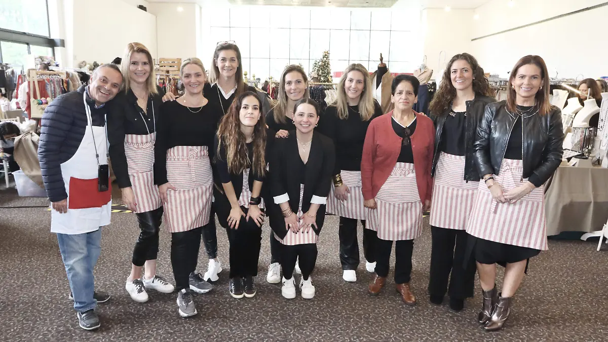 PABLO LEBRIJA, CECILIA CHANDLER, XIMENA SUÁREZ, MAITE SIERRA, GIOVANNA QUINTANA, SOFIA RODRIGUEZ, DANIELA SAAD, ISABEL MEJÍA, ROCIÓ GARCÍA, BEGOÑA AJÁ Y EMILIA ARADILLAS-1