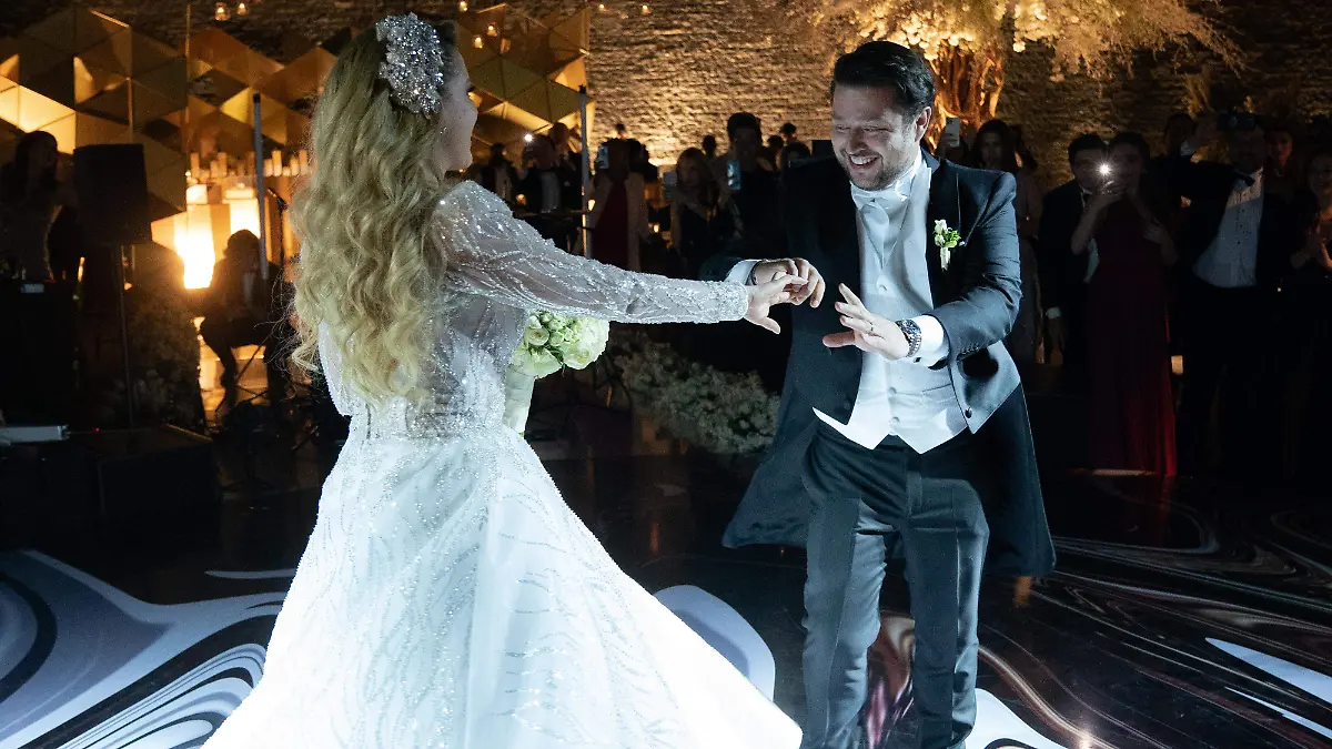 Bailaron el tema Everything i do, i do it for you de Bryan Adams / Foto Cortesía Marisol Garza y Francisco Santillán