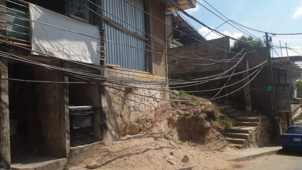 Robo de agua en Acapulco. FOTO ENRIQUE HERNÁNDEZ EL SOL DE ACAPULCO (2)
